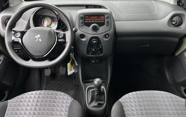 Peugeot 108 1.0 e-VTi Active 72PK | 1e Eigenaar | DEALERONDERHOUDEN | Zeer Nette Staat | NL AUTO | NAP | BTW AUTO | Prijs is inclusief BTW | Unieke Kleur Smooth Green | NAP | DAB+ | Airco | 5 Deurs | 2 Sleutels |