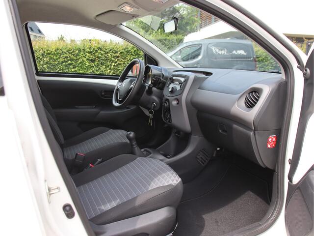 Peugeot 108 1.0 e-VTi Active Sparco Airco, NL-Auto, Bluetooth, El. Ramen Zomeractie!