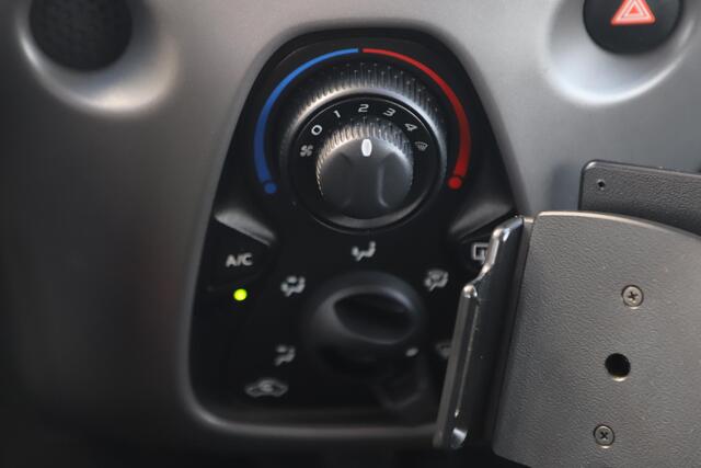 Peugeot 108 1.0 e-VTi Active Radio Bluetooth Airco LED Elektrische Ramen
