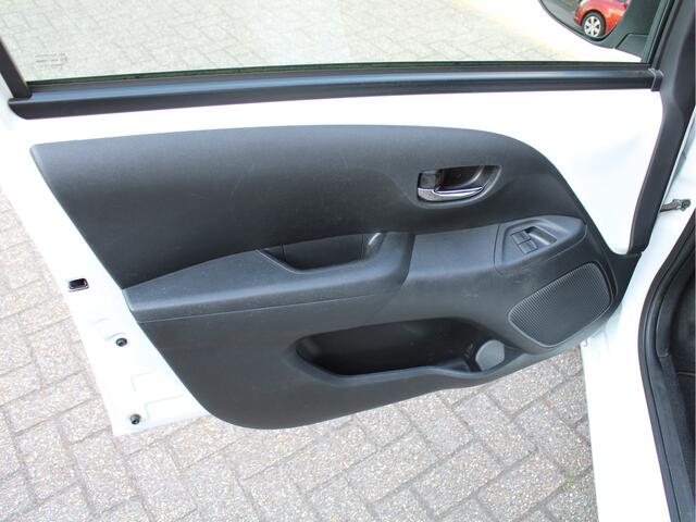Peugeot 108 1.0 e-VTi Allure Automaat /Camera/15'LM/Carplay/LED/Climate control/CV/Bluetooth/ISOFIX/NAP! 2e eig!