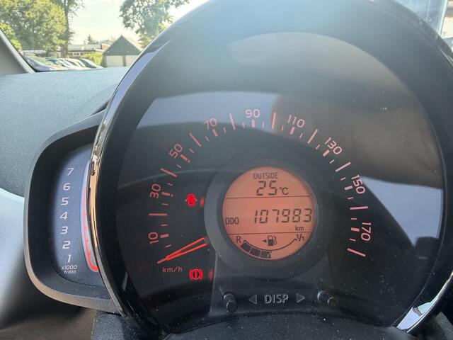 Peugeot 108 1.0 e-VTi Active | Airco | 4-Seizoenen banden | LED Dagrijverlichting | DAB | Parkeer Carmera | BlueTooth Telefoon Verbinding | Elektrisch Pakket | Stuurwielbediening | USB Aansluiting