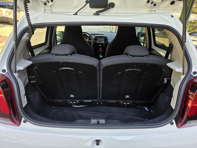 Peugeot 108 5-deurs Allure 1.0 e-VTi 72pk | CAMERA | CLIMA | APPLE CARPLAY / ANDROID AUTO | LM-VELGEN |