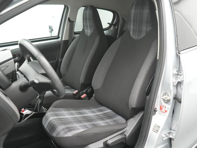 Peugeot 108 1.0 e-VTi Allure - RIJKLAARPRIJS - Lage Kilometerstand - NAP - Achteruitrijcamera - Apple Carplay - Android Auto