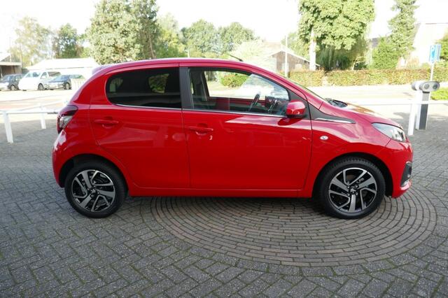 Peugeot 108 1.0 E-VTI ALLURE NAVI BIJ APP/ APPLE CARPLY ANDOIRD/ LICHTMETAAL 15 INCJ