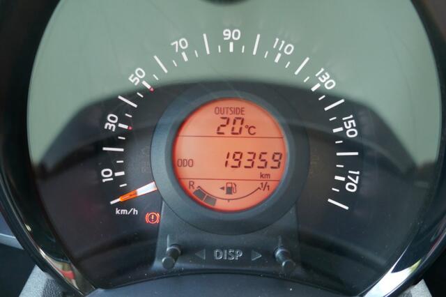Peugeot 108 1.0 E-VTI ALLURE NAVI BIJ APP/ APPLE CARPLY ANDOIRD/ LICHTMETAAL 15 INCJ