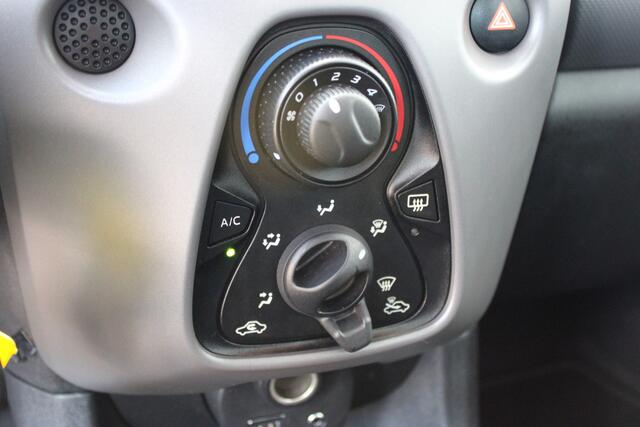 Peugeot 108 1.0 e-VTi Active TOP! 5 Deurs Bluetooth Airco