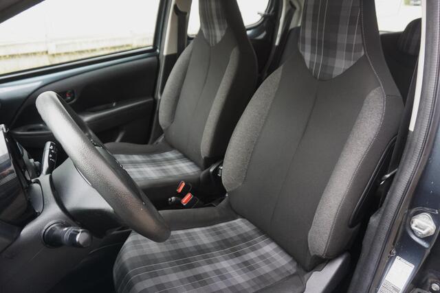 Peugeot 108 1.0 e-VTi Active/CARPLAY/CAMERA/DAB/AIRCO!
