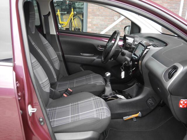 Peugeot 108 1.2 Puretech Allure Lichtmetalen velgen | Getint glas | Airco | Bluetooth | Touchscreen
