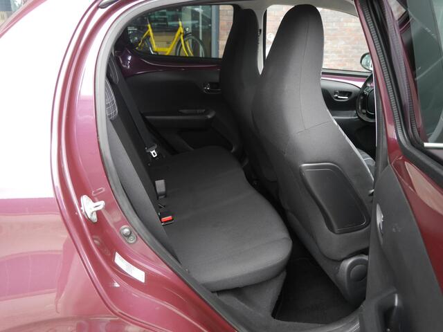 Peugeot 108 1.2 Puretech Allure Lichtmetalen velgen | Getint glas | Airco | Bluetooth | Touchscreen