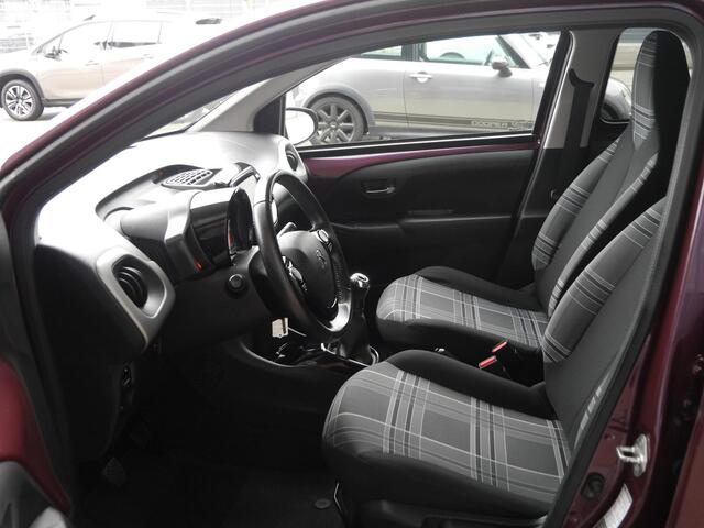 Peugeot 108 1.2 Puretech Allure Lichtmetalen velgen | Getint glas | Airco | Bluetooth | Touchscreen