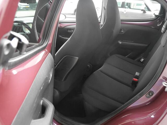 Peugeot 108 1.2 Puretech Allure Lichtmetalen velgen | Getint glas | Airco | Bluetooth | Touchscreen