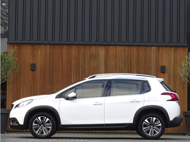 Peugeot 2008 1.2 110PK / PureTech Allure /
