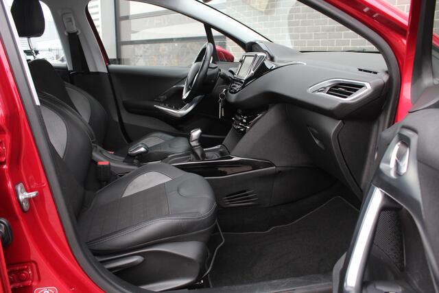 Peugeot 2008 1.2 PureTech Allure / Carplay / Clima / PDC / N.A.P.