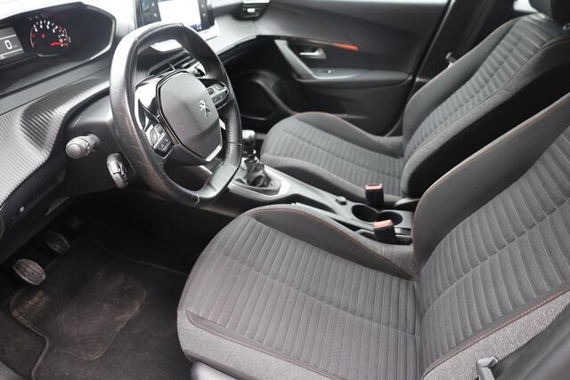 Peugeot 2008 1.2 PureTech Active Pack CAMERA TREKHAAK-AFN NAVI CARPLAY STOELVERWARMING CRUISE DAB PDC LMV CLIMA