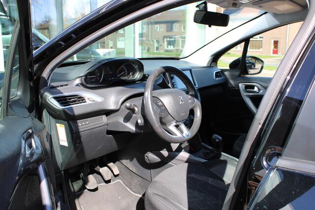 Peugeot 2008 1.2 PureTech Blue Lion