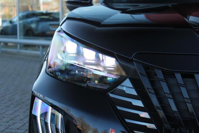 Peugeot 2008 1.2 130PK AUTOMAAT GT PACK | NAVIGATIE | FULL LED KOPLAMPEN | DRAADLOZE APPLE CARPLAY/ANDROID AUTO | ADAPTIVE CRUISE CONTROL | ACHTERUITRIJ CAMERA | CLIMATE CONTROL | LICHTMETALEN VELGEN 17" | KEYLESS ENTRY/START | DAB+ RADIO |