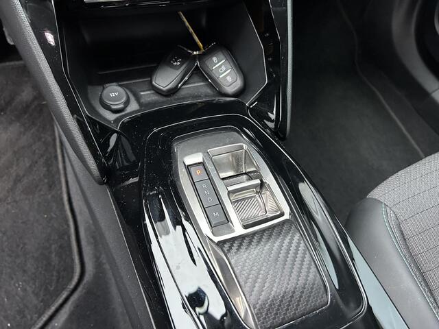 Peugeot 2008 1.2 Turbo 130PK Allure Pack | Automaat | Navigatie via telefoon | 3D Virtual Cockpit | LED Verlichting | Half Lederen Bekleding | Keyless Start | Climate Control | Cruise Control adaptief | 17 Inch Lichtmetalen Velgen |
