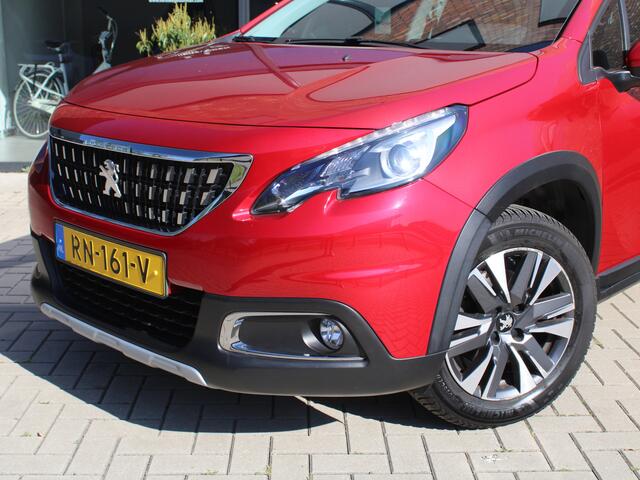 Peugeot 2008 1.2 PureTech 110PK Allure Trekhaak Achteruitrijcamera, Panoramadak