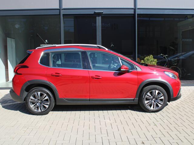 Peugeot 2008 1.2 PureTech 110PK Allure Trekhaak Achteruitrijcamera, Panoramadak