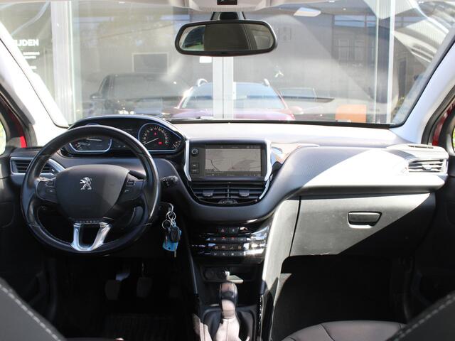 Peugeot 2008 1.2 PureTech 110PK Allure Trekhaak Achteruitrijcamera, Panoramadak