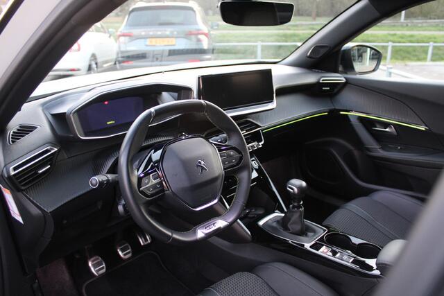 Peugeot 2008 1.2 PureTech GT-Line 130pk - Navigatie - Cruise - Camera - Virtual cockpit - Trekhaak - Rijklaar
