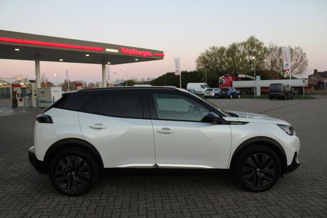 Peugeot 2008 1.2 PureTech GT-Line 130pk - Navigatie - Cruise - Camera - Virtual cockpit - Trekhaak - Rijklaar