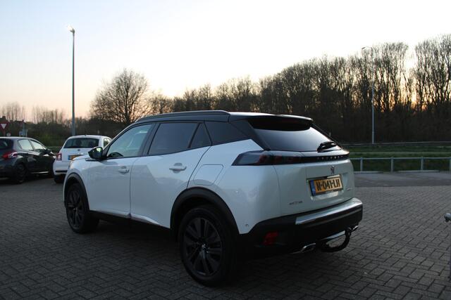 Peugeot 2008 1.2 PureTech GT-Line 130pk - Navigatie - Cruise - Camera - Virtual cockpit - Trekhaak - Rijklaar