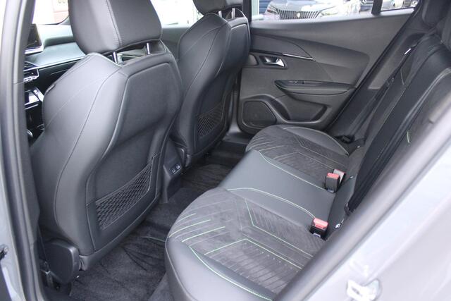 Peugeot 2008 1.2 130PK AUTOMAAT GT PACK | NAVIGATIE | FULL LED KOPLAMPEN | DRAADLOZE APPLE CARPLAY/ANDROID AUTO | ADAPTIVE CRUISE CONTROL | CAMERA VOOR + ACHTER | CLIMATE CONTROL | LICHTMETALEN VELGEN 17" | KEYLESS ENTRY/START | DAB+ RADIO | ALCANTARA/LEDEREN BEKLEDIN