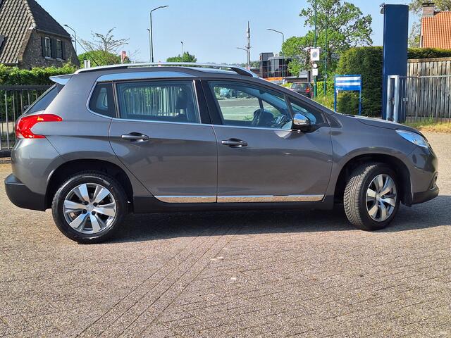 Peugeot 2008 1.2 PureTech Allure PANORAMADAK-NAVI-CLIMATE CONTROL- 4 SEIZOENEN BANDEN-LEER-STOEL VERWARMING