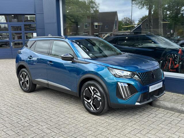 Peugeot 2008 1.2 Allure 100pk Nieuwe kleur! | Bouwjaar 2025 | Stoelverwarming | Navigatie Via Telefoon | 360 Graden Camera | Dode Hoek Detectie | Climate Control | LED Verlichting | Cruise Control Adaptief | 17" Lichtmetalen Velgen | Hoge Zitpositie | Half Lederen Bek