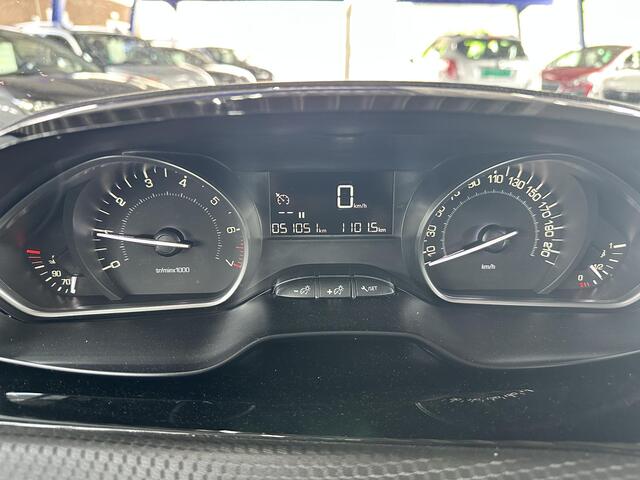 Peugeot 2008 1.2 PureTech Signature 51050 km NAP | Carplay | PDC | Navi | Cruise.