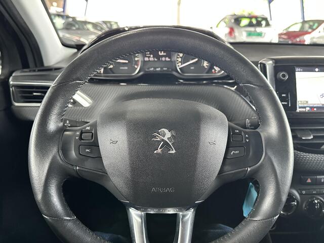 Peugeot 2008 1.2 PureTech Signature 51050 km NAP | Carplay | PDC | Navi | Cruise.