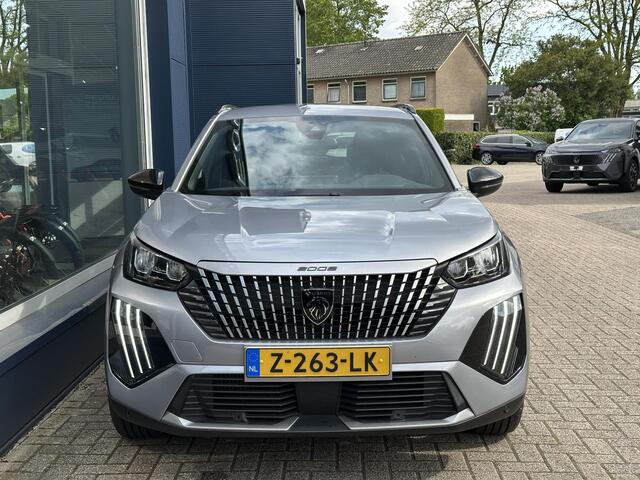 Peugeot 2008 1.2 Turbo 100 PK Allure | 12-2023 Auto ! | Navigatie | Trekhaak 1200 KG | Climate Control | Parkeersensoren | LED Verlichting | Hoge Zitpositie | Dakrails | Cruise Control | 17" Lichtmetalen Velgen |