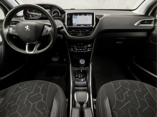 Peugeot 2008 1.2 PureTech Sport Automaat (APPLE CARPLAY, NAVIGATIE, CAMERA, CLIMATE, CRUISE, SPORTSTOELEN, PARKEERSENSOREN, NIEUWE APK, NIEUWSTAAT)