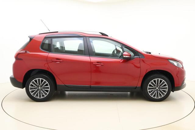Peugeot 2008 1.2 110pk Blue Lion | Trekhaak | Panorama dak | Airco | Cruise Control | Elektrische ramen | Navigatie | Radio / Bluetooth