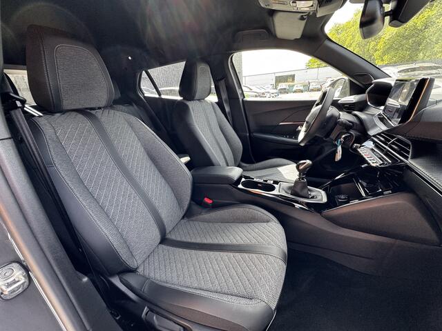 Peugeot 2008 1.2 PureTech 100 Allure Camera / Navigatie / Parkeerhulp v+a