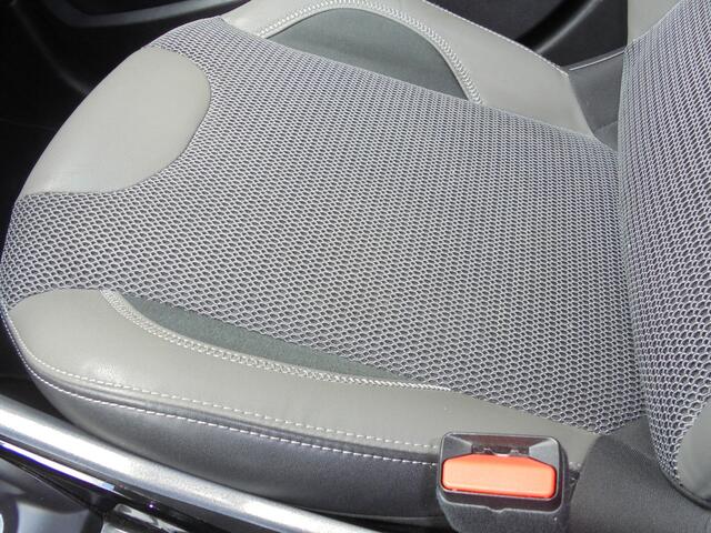 Peugeot 2008 1.2 PureTech Allure Automaat, Cruise Controle, Airco, Navigatie, Trekhaak, Achteruitrijhulp