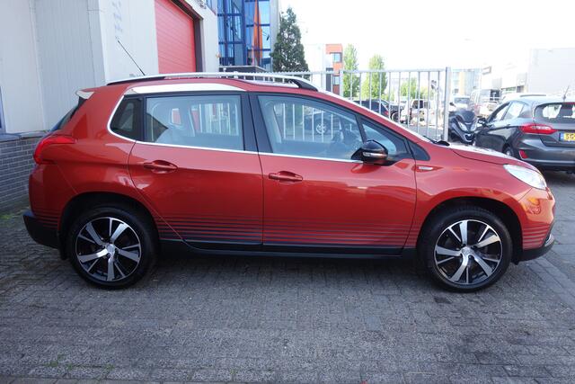 Peugeot 2008 1.2 Turbo 111pk Urban Cross