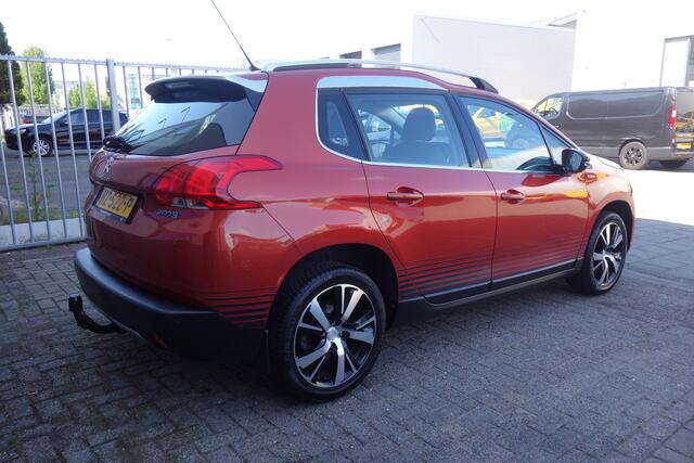 Peugeot 2008 1.2 Turbo 111pk Urban Cross