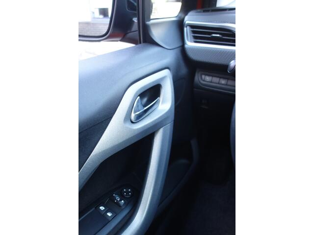 Peugeot 2008 1.2 Turbo 111pk Urban Cross