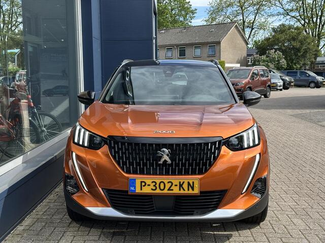 Peugeot 2008 1.2 Turbo 130PK GT | Lage Km stand: 35000 | Automaat | Navigatie | Climate Control | LED Verlichting | Stoelverwarming | Parkeersensoren | Camera | Luxe Uitvoering | Zwart Dak.