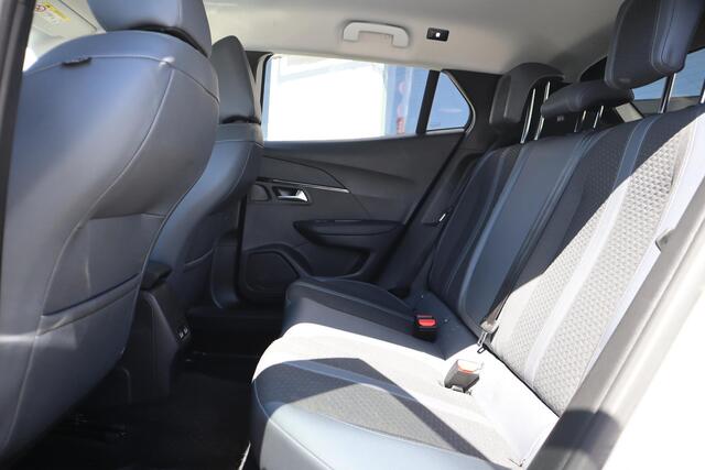 Peugeot 2008 1.2 130PK ALLURE PACK CAMERA|APPLE CARPLAY|PARELMOER WIT!