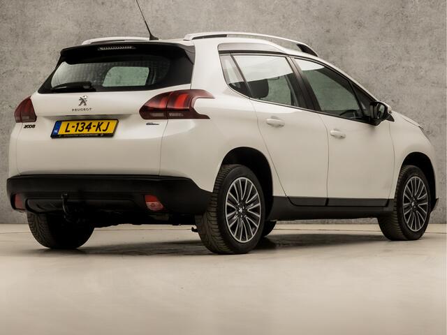 Peugeot 2008 1.2 PureTech Sport (NAVIGATIE, CRUISE, PARKEERSENSOREN, TREKHAAK, SPORTSTOELEN, ELEK PAKKET, XENON, NIEUWSTAAT)