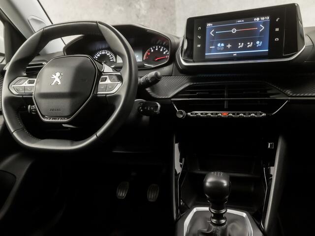 Peugeot 2008 1.2 PureTech Sport (APPLE CARPLAY, LANE ASSIST, SPORTSTOELEN, PARKEERSENSOREN, CRUISE, DAB+, NIEUWE APK, NIEUWSTAAT)