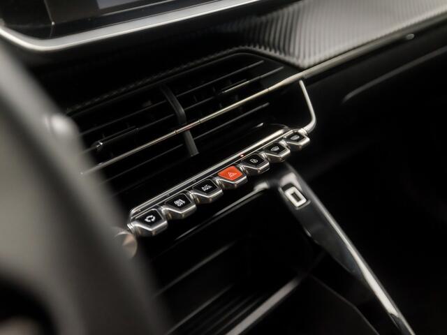 Peugeot 2008 1.2 PureTech Sport (APPLE CARPLAY, LANE ASSIST, SPORTSTOELEN, PARKEERSENSOREN, CRUISE, DAB+, NIEUWE APK, NIEUWSTAAT)