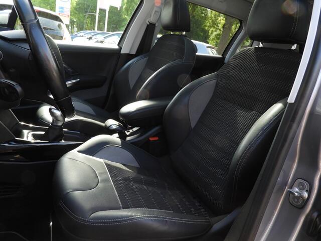 Peugeot 2008 1.2 110PK PURETECH ALLURE TREKHAAK
