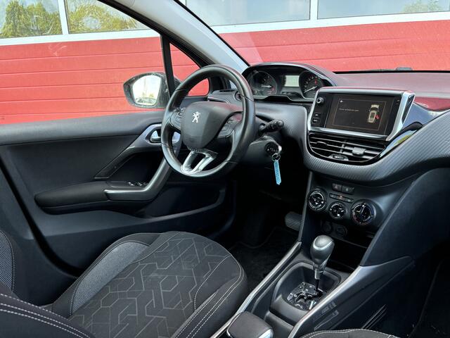 Peugeot 2008 1.2 PureTech Blue Lion AUTOMAAT / D-RIEM VV / CARPLAY / NAVI / AIRCO / PDC / BLUETOOTH / CRUISE / NL-AUTO