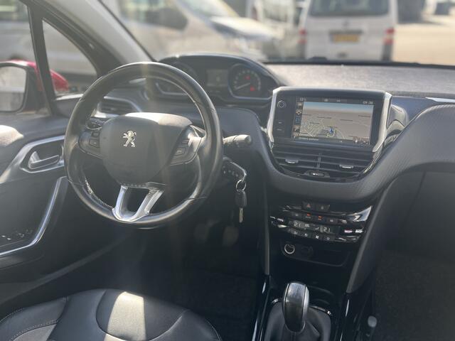 Peugeot 2008 1.2 PureTech Blue Lease Executive Panoramadak Cruise control Achteruitrijcamera Navigatie Apple Carplay/Android Auto