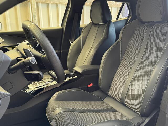 Peugeot 2008 1.2 PureTech GT | Automaat | Navigatie | LM-Velgen | Airco-Ecc | Camera+PDC | LED | ( Vestiging - Vianen )