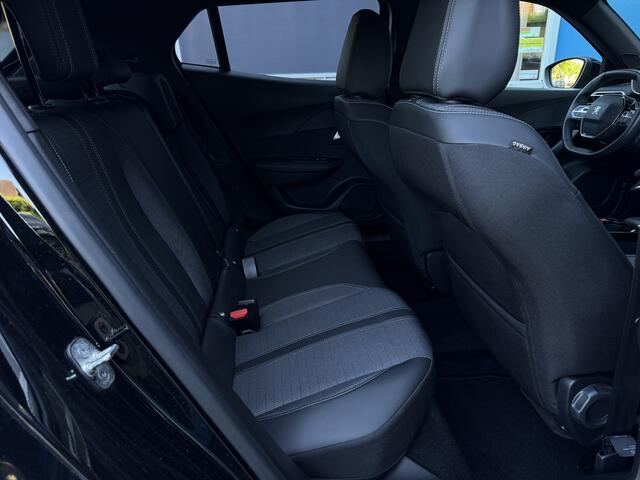 Peugeot 2008 1.2 PureTech Allure Prijs Inclusief Onderhoud & 12 Maand BOVAG Garantie | Apple Carplay | Climate Control |